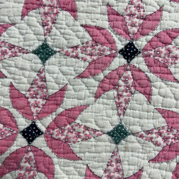 Pink and White Quilted Blanket - Picture 3 of 7